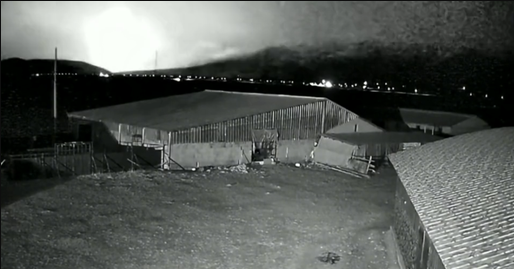 青海地震前1秒強(qiáng)光閃耀地平線