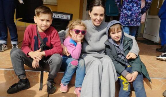 安吉麗娜朱莉訪問(wèn)烏克蘭