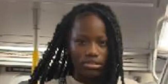 非裔女子在美國(guó)地鐵圍毆華裔