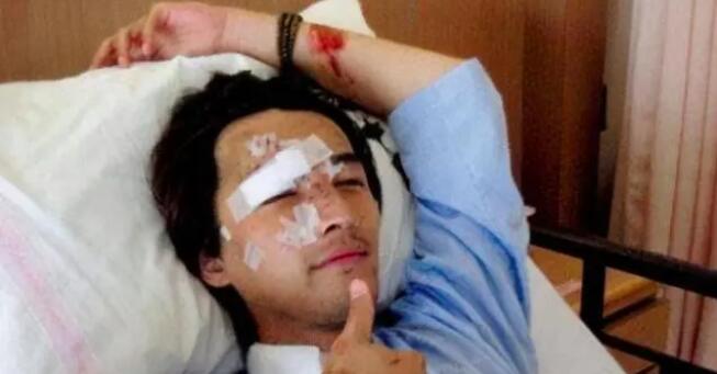 胡歌十七年前的今天經(jīng)歷了車禍