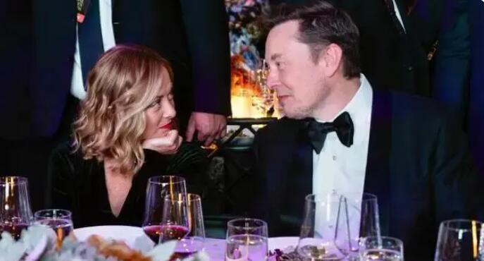 馬斯克否認與意大利女總理戀愛