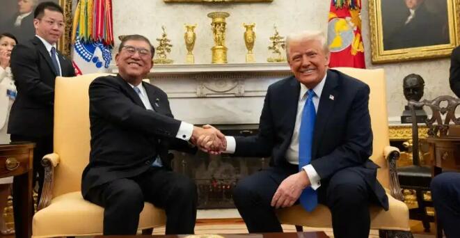 石破茂訪美被日網(wǎng)友批評(píng)坐姿無(wú)禮